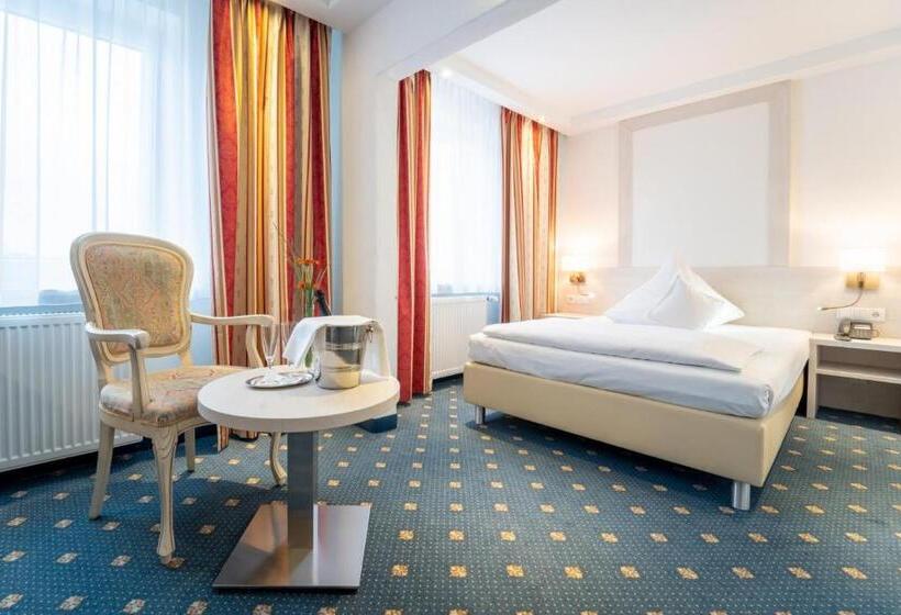 בית מלון כפרי St Georg  Regensburg