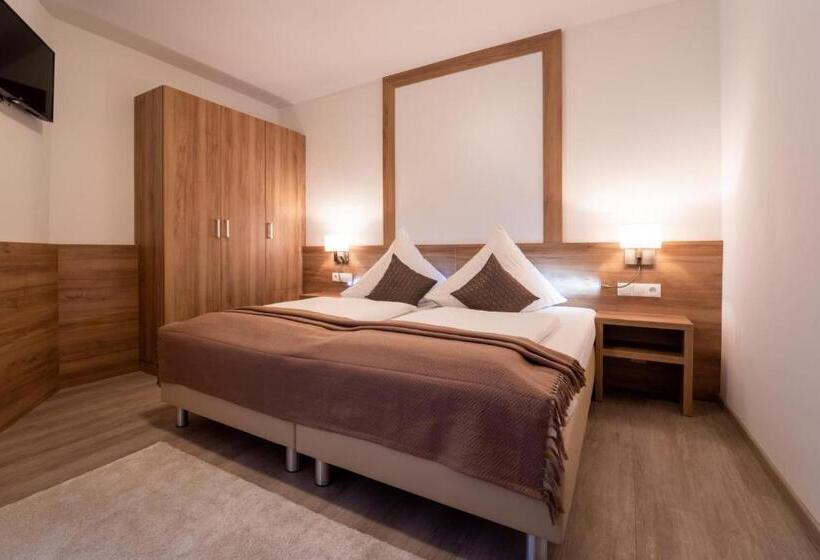 בית מלון כפרי St Georg  Regensburg