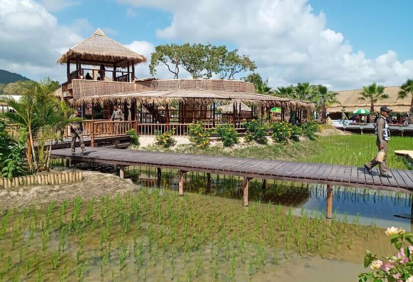 בית מלון כפרי Stella Resort Khanom