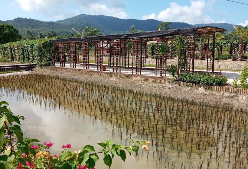 בית מלון כפרי Stella Resort Khanom