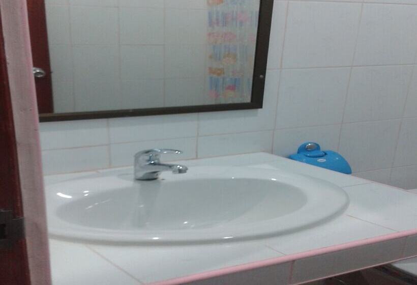 בית מלון כפרי Stella Resort Khanom