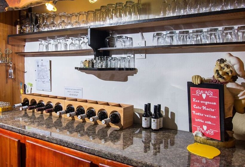 ホテル Storms River Guest Lodge