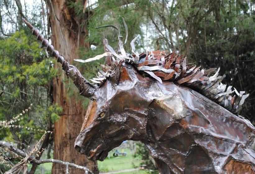 ホテル Sutton Spring Art Retreats