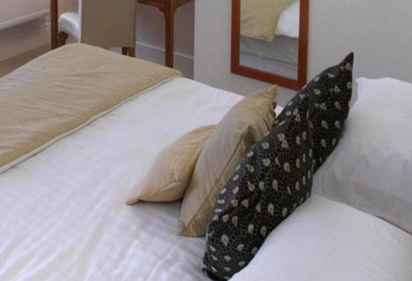 Отель The Barns