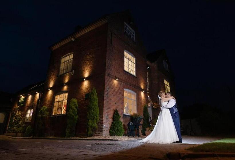 Отель The Barns