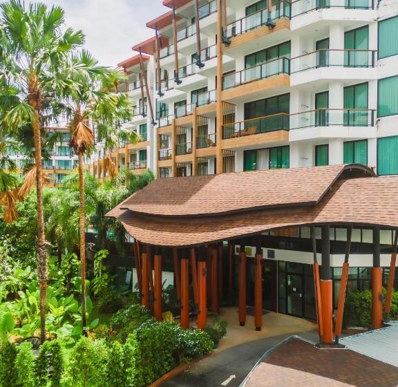 호텔 The Lunar Patong