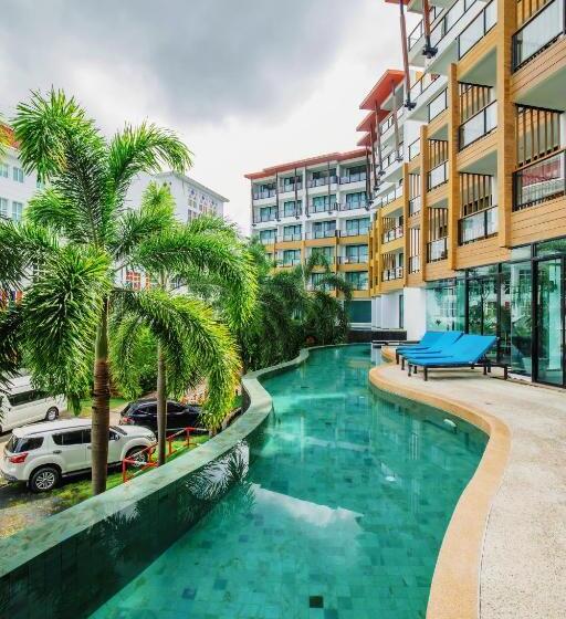 호텔 The Lunar Patong