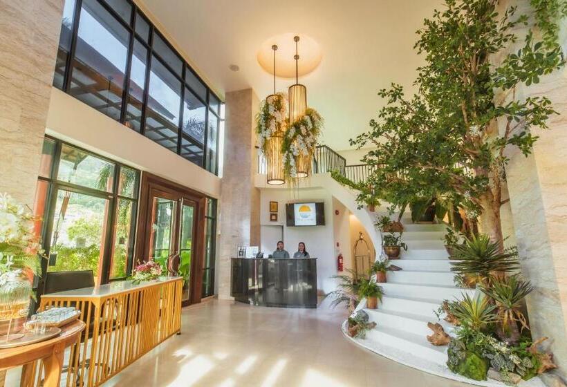 호텔 The Lunar Patong