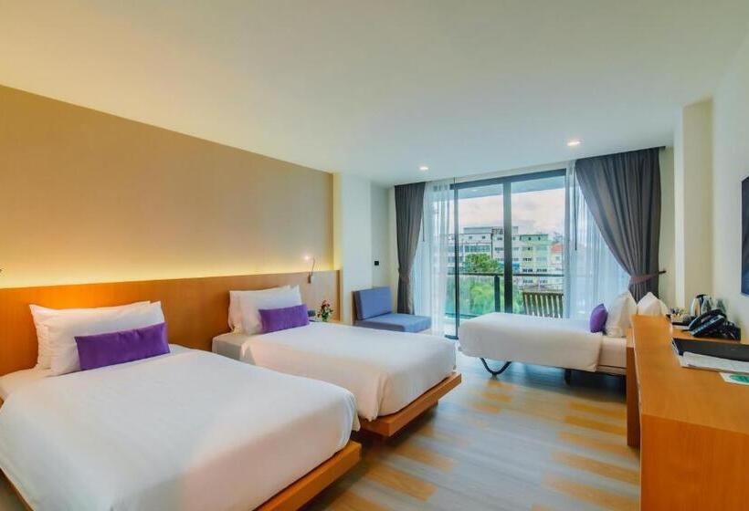 호텔 The Lunar Patong