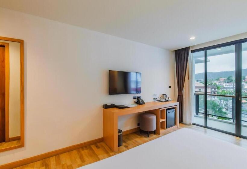 호텔 The Lunar Patong