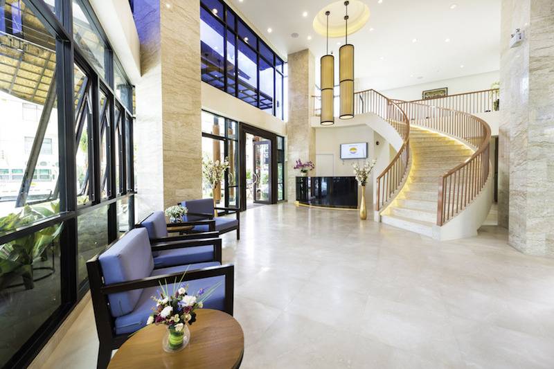 호텔 The Lunar Patong