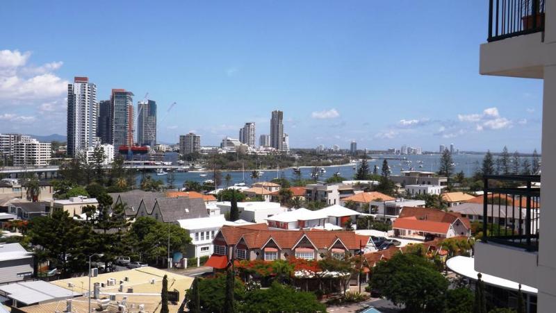호텔 The Meriton Apartments On Main Beach