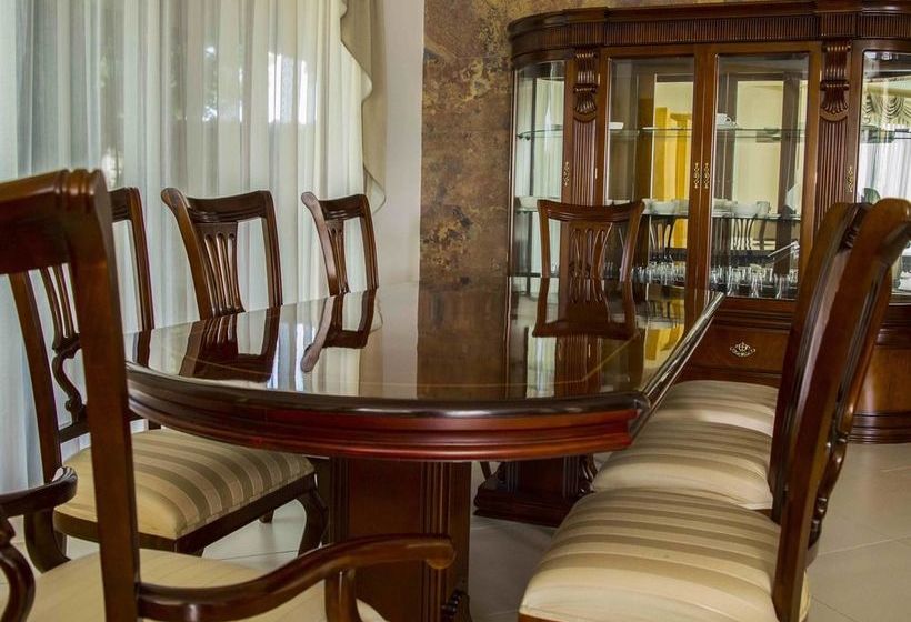 בית מלון כפרי Tiffany Boutique & Spa