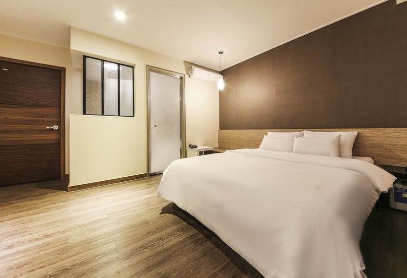 בית מלון כפרי Western River