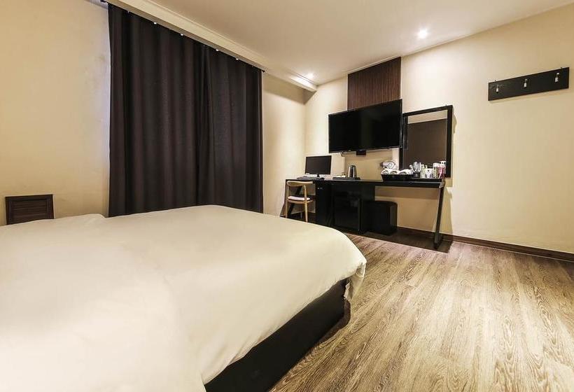 בית מלון כפרי Western River