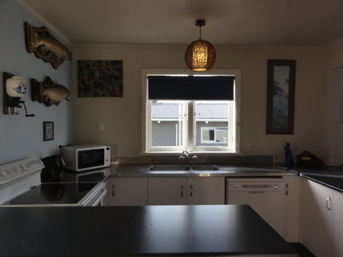 Jack & Di S Lakefront Motel