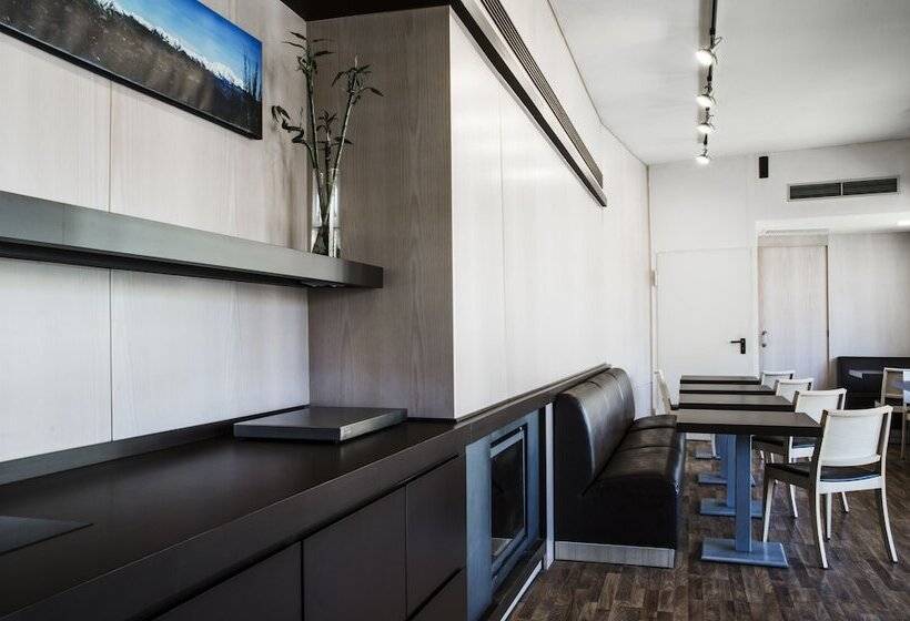 La Trobada Hotel Sport