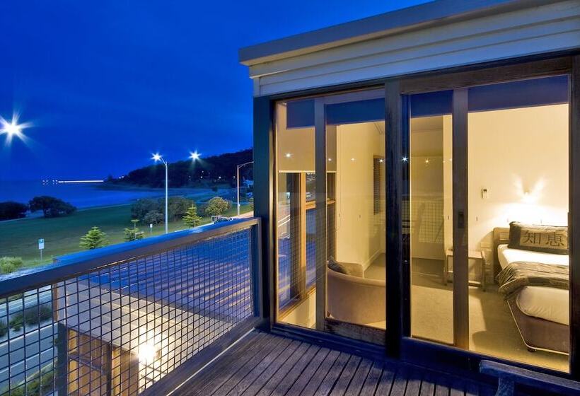 Lornebeach Apartments