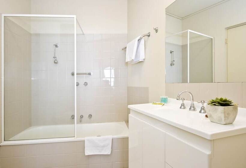 Lornebeach Apartments