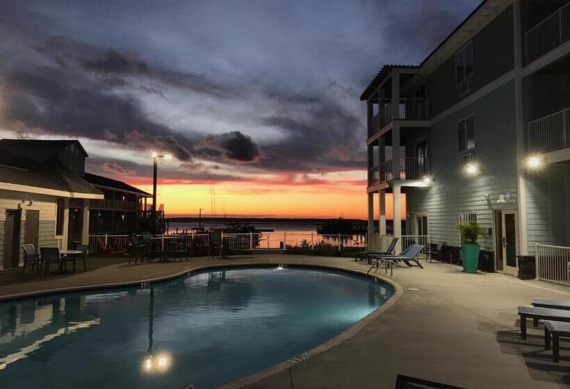 Marina Bay Hotel & Suites, Ascend Hotel Collection