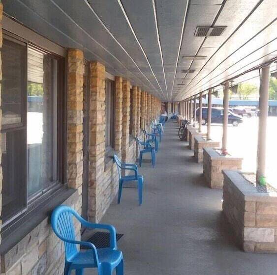 فندق على الطريق Blue Top Inn