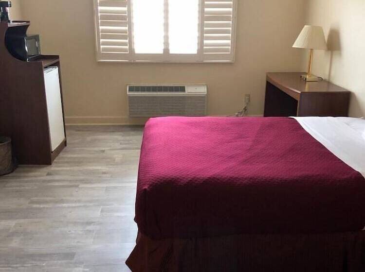 فندق على الطريق Blue Top Inn