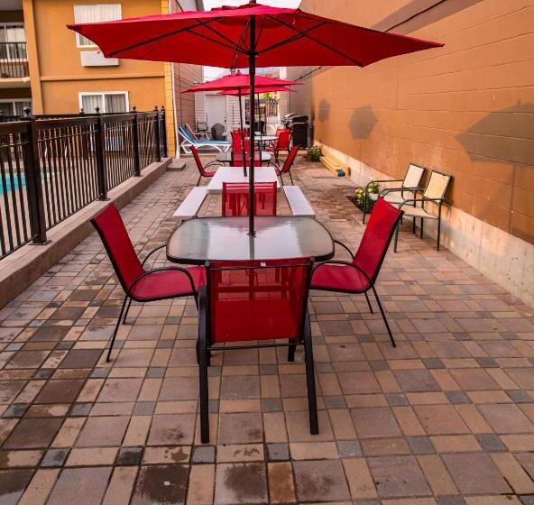 汽车旅馆  Sahara Courtyard Inn Penticton