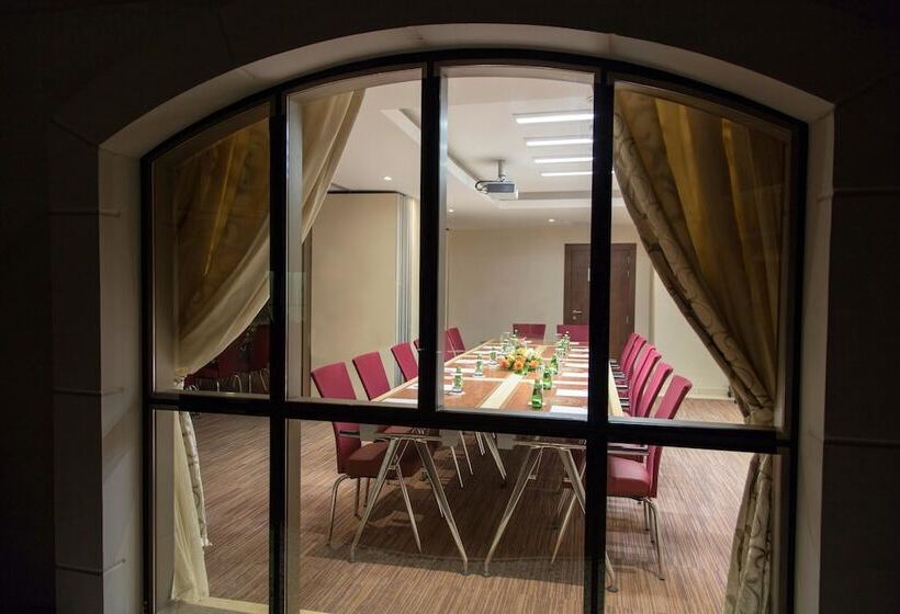 Muscat Hotel & Apartment