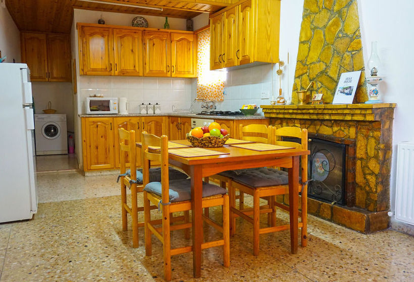 Omodos Village Houses - Pantelis  & Olga &  Marios &  Iacovos