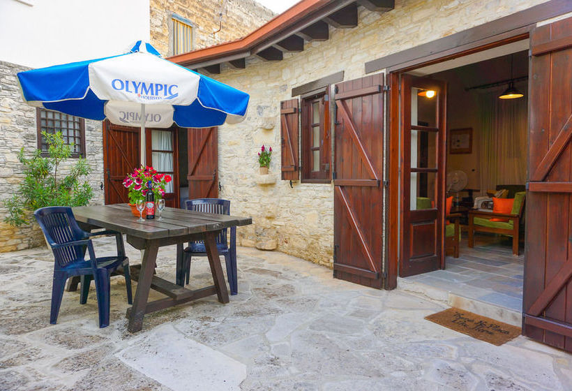 Omodos Village Houses - Pantelis  & Olga &  Marios &  Iacovos