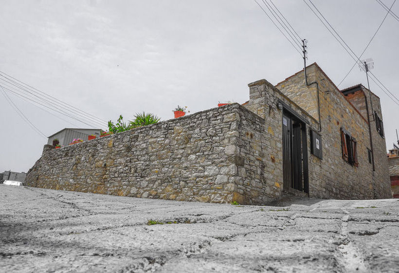Omodos Village Houses - Pantelis  & Olga &  Marios &  Iacovos