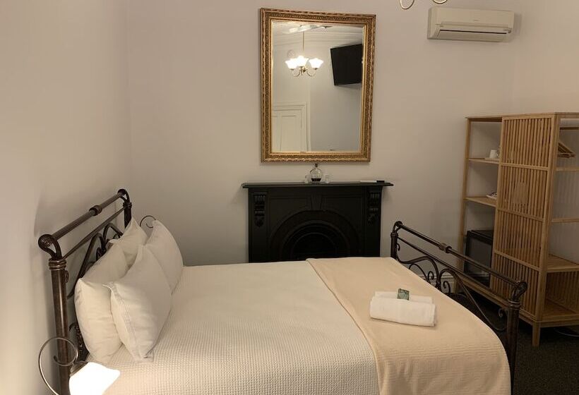 פנסיון Arundel S Boutique Accommodation
