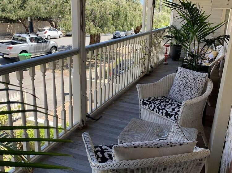 פנסיון Arundel S Boutique Accommodation