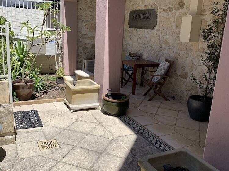 פנסיון Arundel S Boutique Accommodation