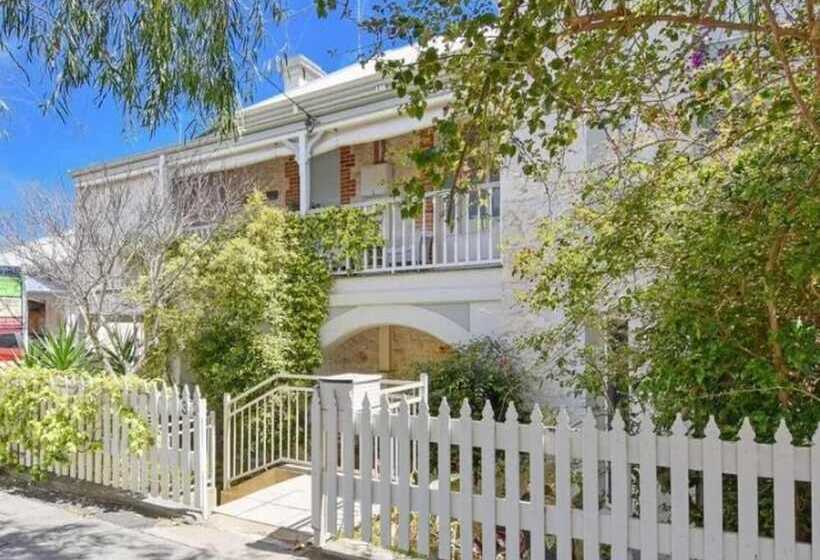 پانسیون Arundel S Boutique Accommodation