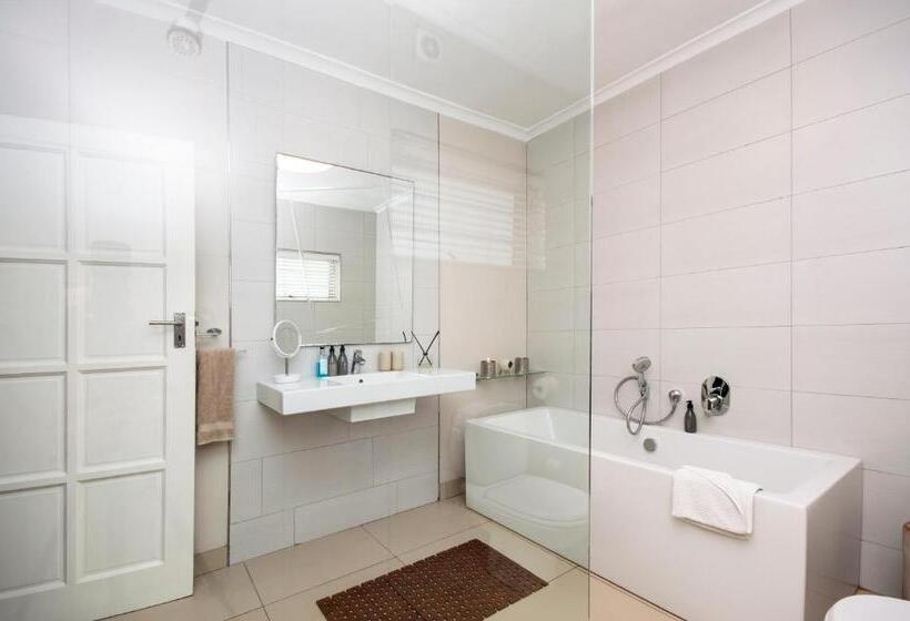 پانسیون Beach Villa Wilderness