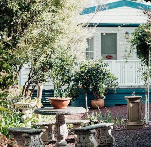 ペンション Genesta House