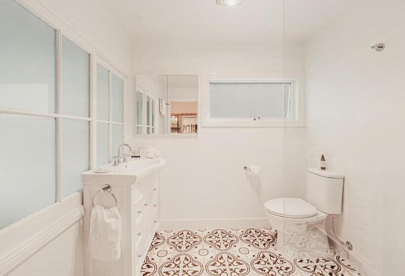 ペンション Genesta House