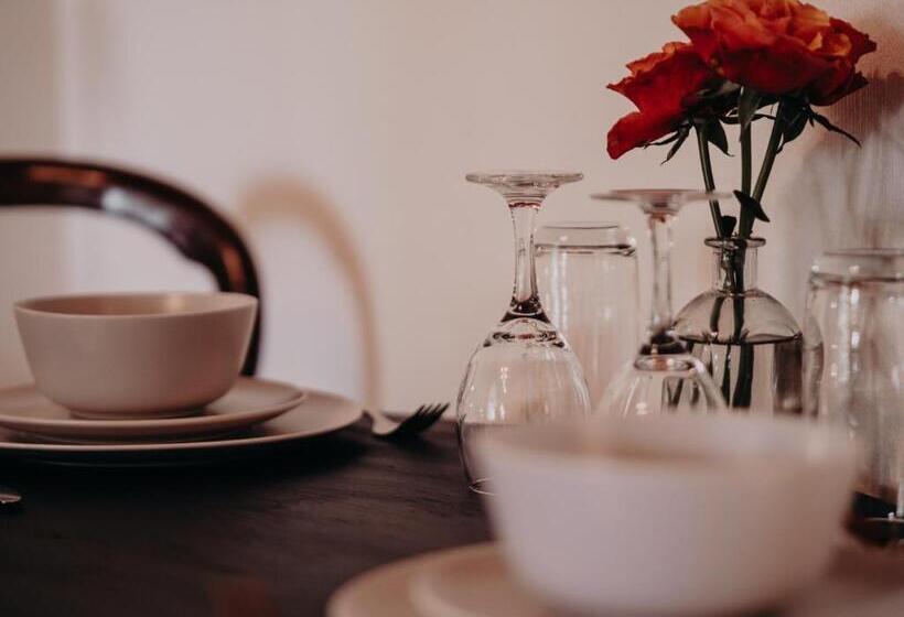 ペンション Genesta House