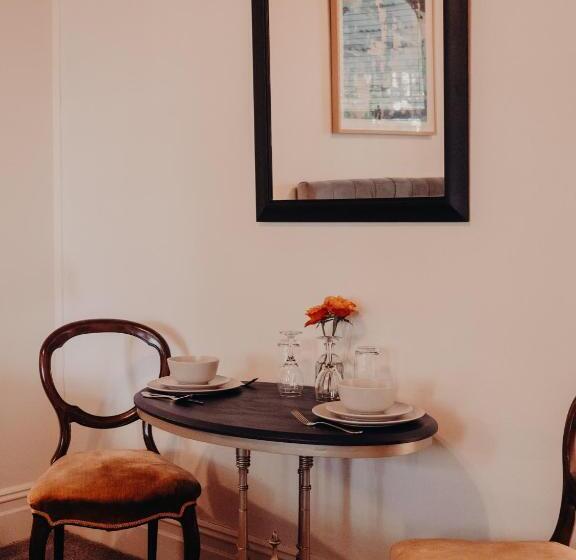 ペンション Genesta House