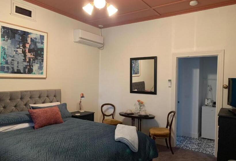 ペンション Genesta House