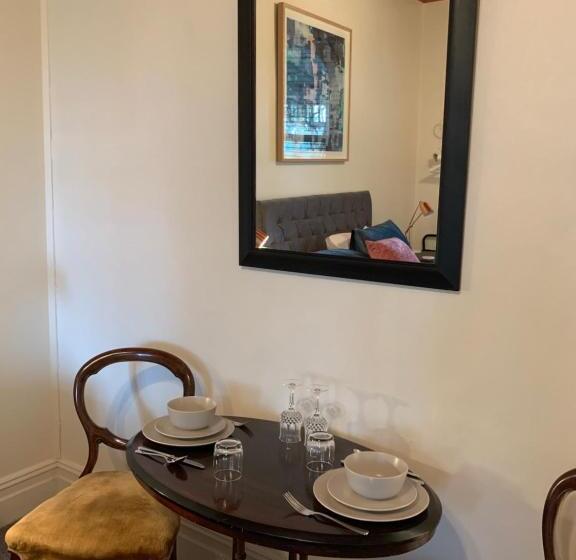 ペンション Genesta House