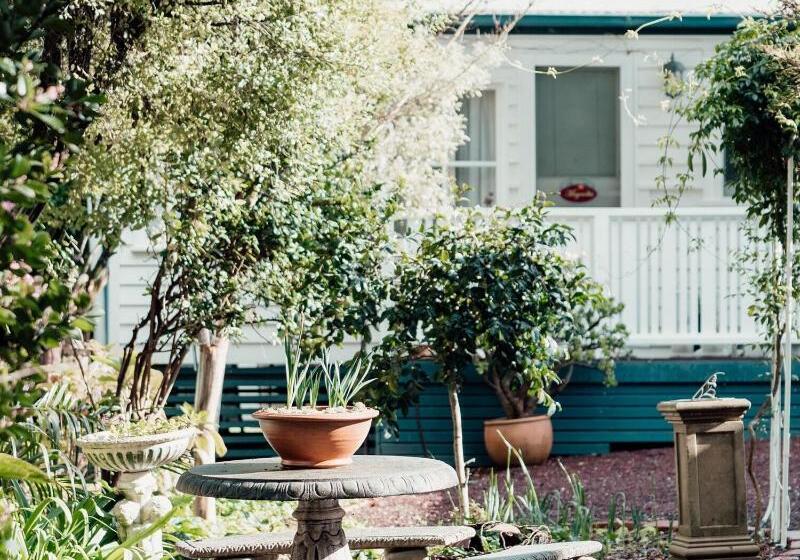 ペンション Genesta House