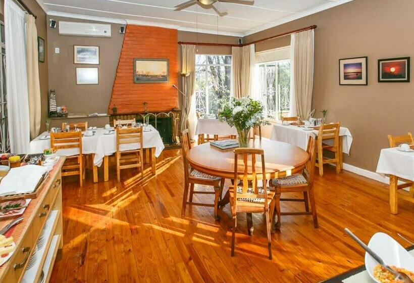 پانسیون Gumtree Guest House