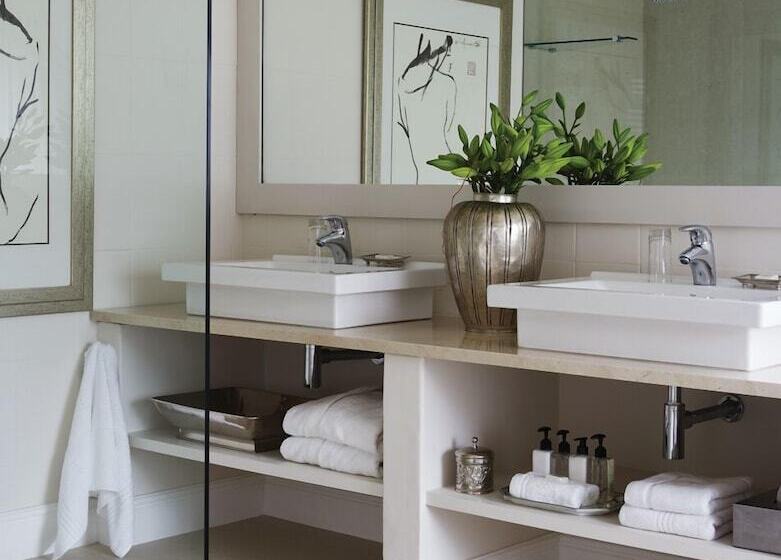 Пансион Leisure Isle Lodge