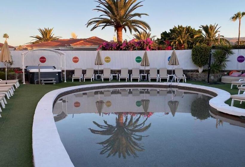 Rainbow Golf - Gay Men Only Resort