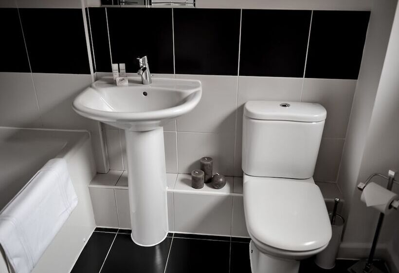 Select Serviced Accommodation Gweal Place