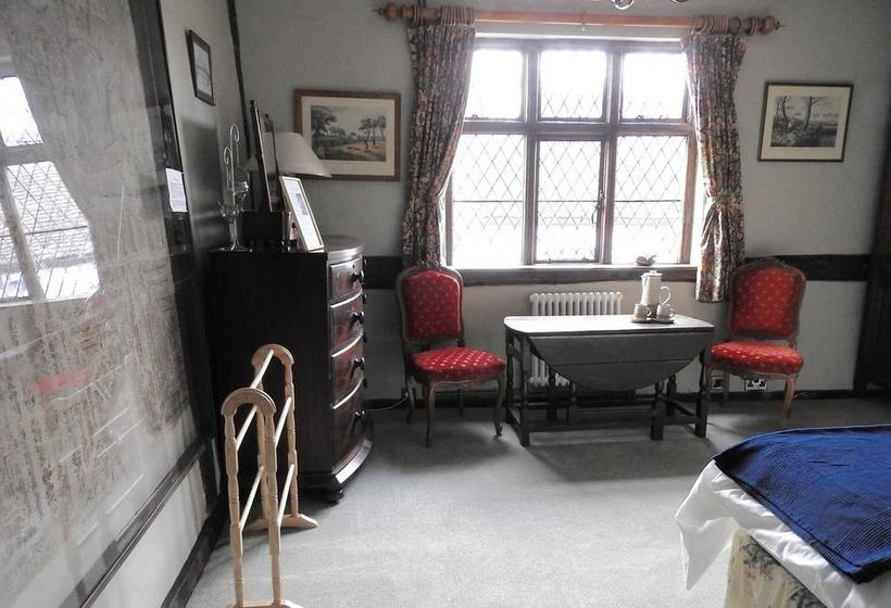 Taylour House   Edenbridge, Sleeps 10, Historic, Unique Yet Modern