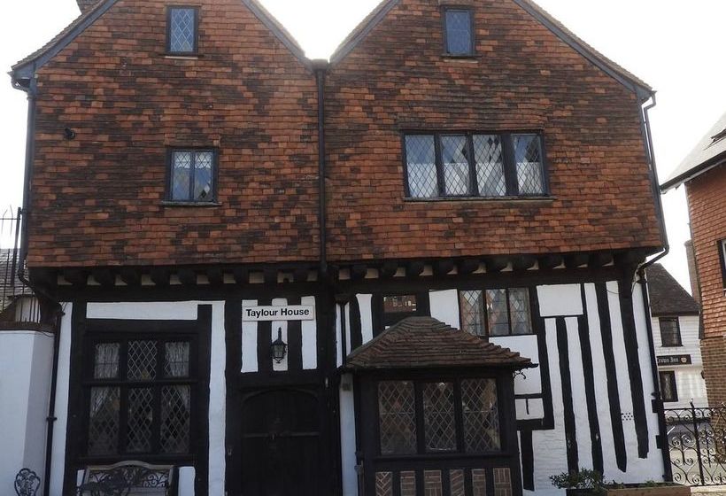 Taylour House   Edenbridge, Sleeps 10, Historic, Unique Yet Modern