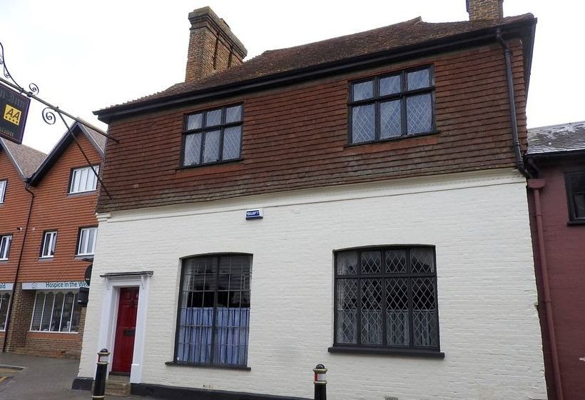 Taylour House   Edenbridge, Sleeps 10, Historic, Unique Yet Modern